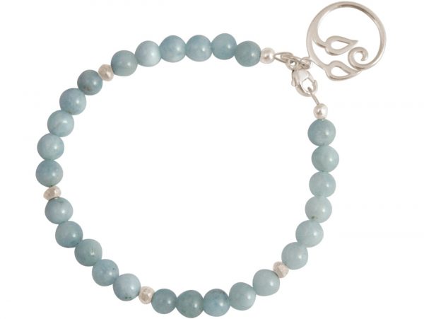 GEMSHINE Damenarmband aus 925 Silber mit YOGA Lotusblume und Aquamarinen hervorragender Qualität und Farbe. Made in Madrid / Spanien. Im eleganten Schmucketui mit Geschenkverpackung geliefert.